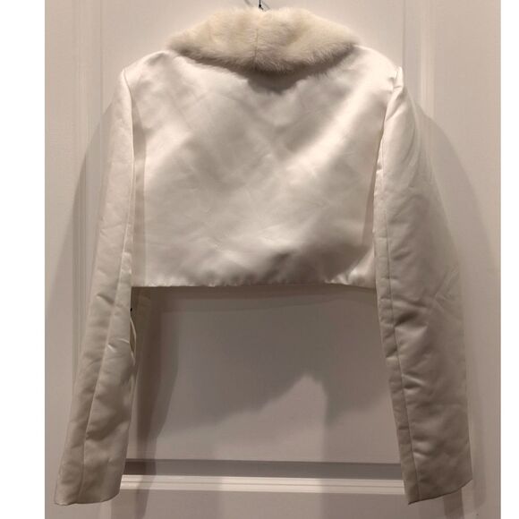 NWT Ivory Satin Bolero Faux Fur Collar Shrug Christian Michele Size 14 Y2K - Picture 2 of 9